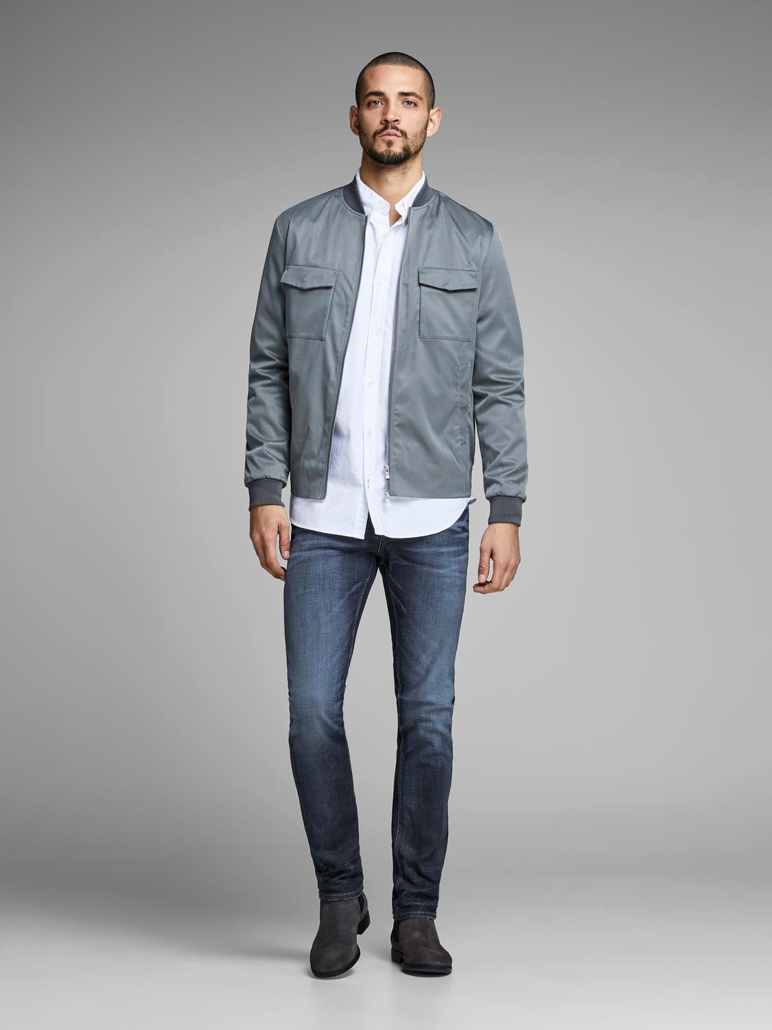 model_shot-front_full
